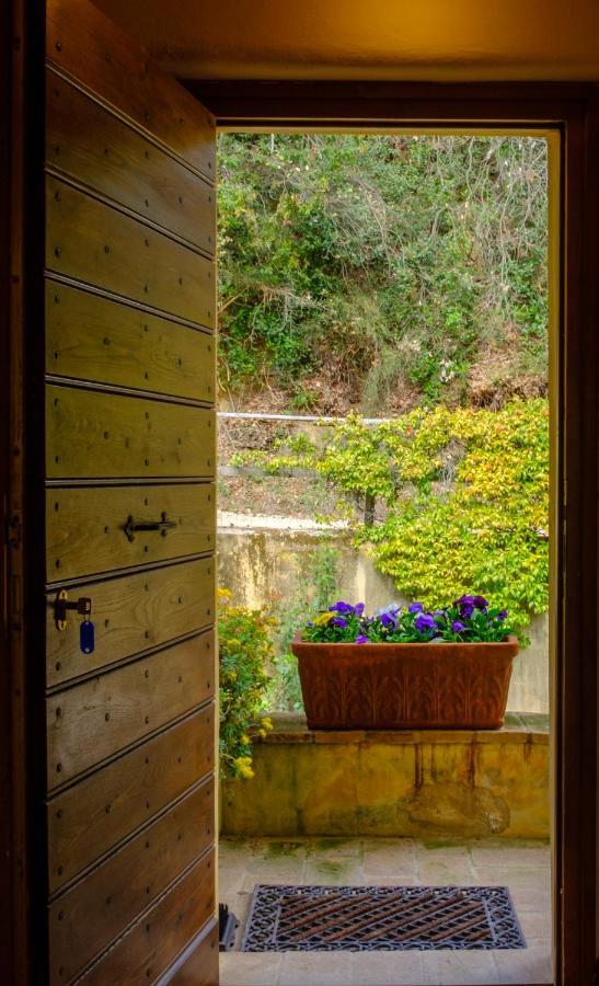 Le Case Gialle Gualdo Cattaneo Exterior photo